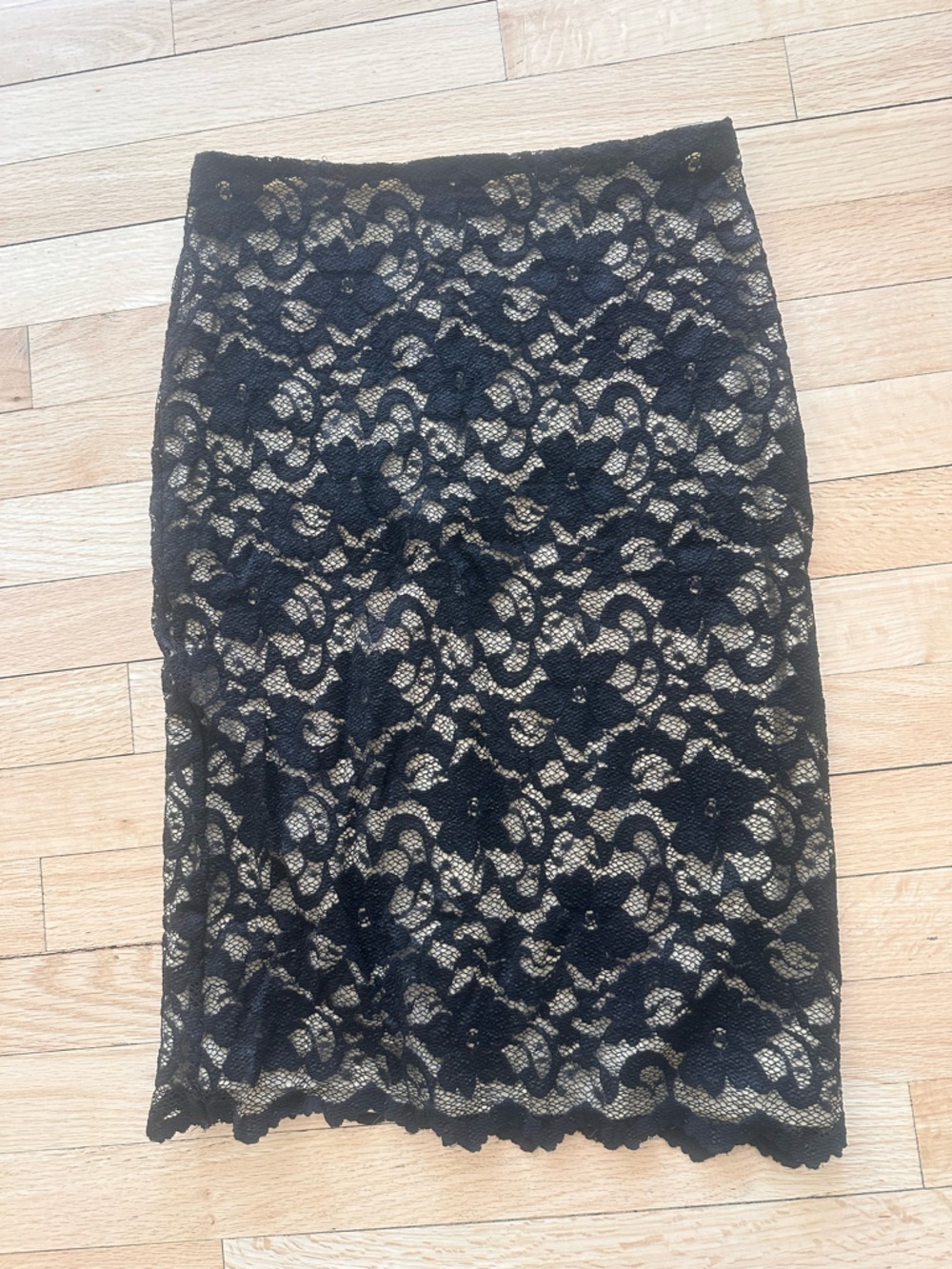 Moda International lace skirt size 4